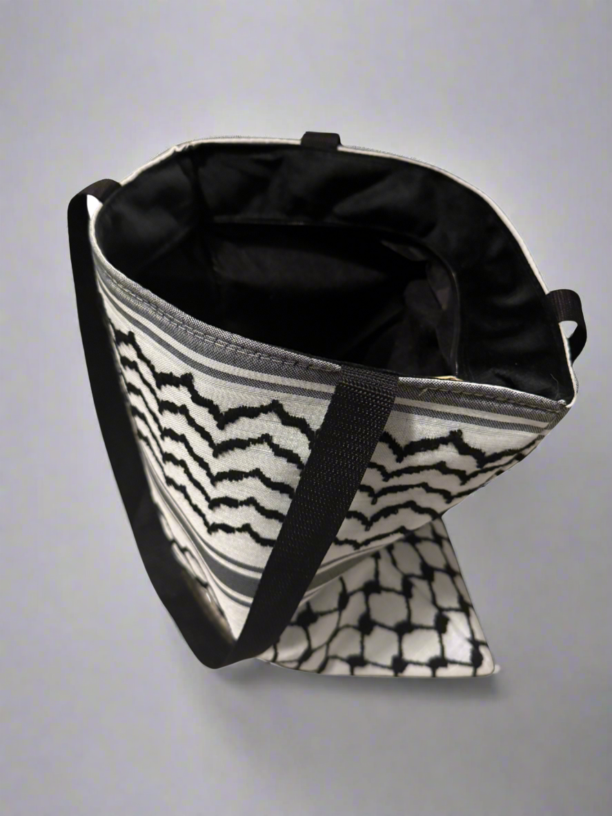 Premium Handcrafted Kufiya Tote Bag – Classic Palestinian Design with Spacious Zippered Enclosure