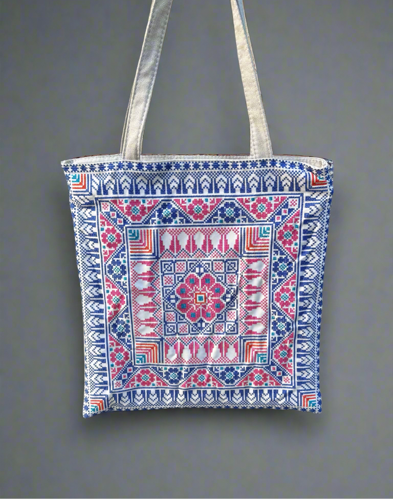 Tatreez Tote Bag – Stylish and Functional with Zipper & Back Pocket
