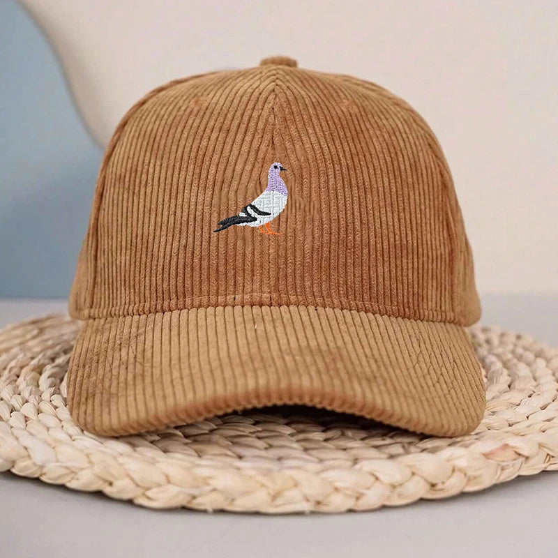 Baseball cap suitable for all seasons, pigeon embroidery pattern, men's and women's daily casual fashion, outdoor sun protection